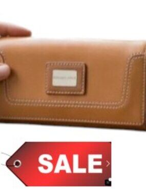 Michael Kors Brookville Carry All Wallet Brown Textured Leather Finish